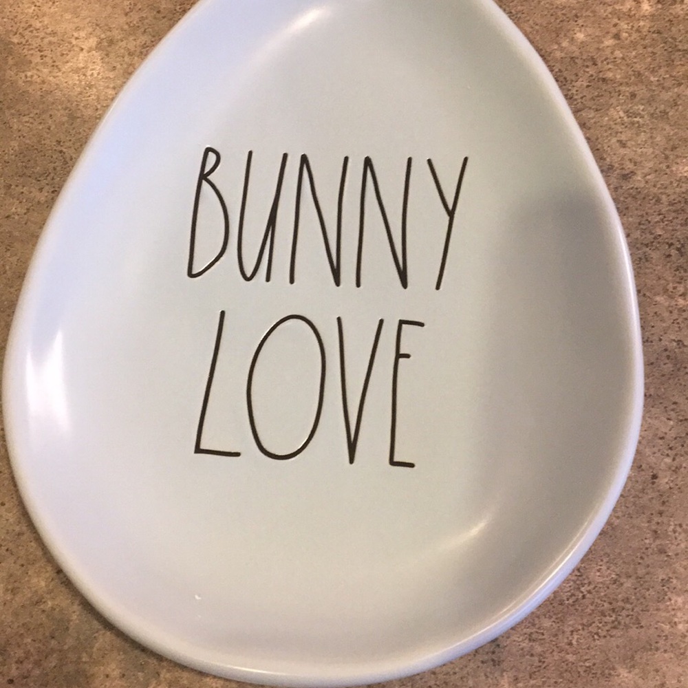 Rae Dunn Easter plate